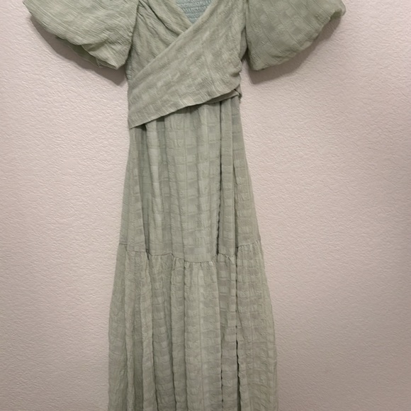 ASTR The Label sonnet puff sleeve midi dress size XS - Picture 4 of 6